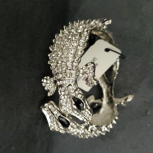 Natasha Double Alligator bracelet - Picture 2 of 6